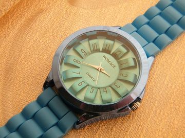 Daisy Yetişkin Silikon Watch Analog Gösterge Anti-Şok Saatler Dial 3D